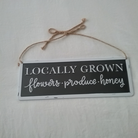 Other - Metal flower sign